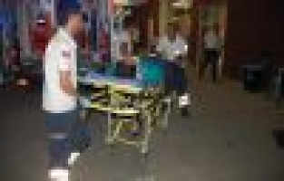 Motosiklet devrildi: 2 yaralı 