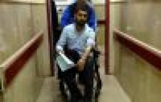  MOTOSİKLET DEVRİLDİ: İKİ YARALI