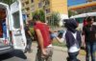  Motosiklet İle Hafif Ticari Araç Çarpıştı: 2 Yaralı