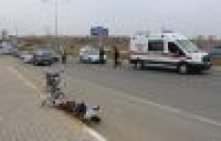 Motosiklet ile minibüs çarpıştı: 1 yaralı