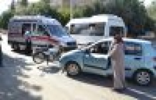 Motosiklet İle Otomobil Çarpıştı: 2 Yaralı