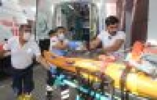 Motosiklet refüje çarptı: 1 ölü