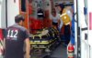 Motosiklet Yayaya Çarptı; 2 Yaralı