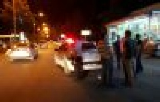 Motosikletle otomobil çarpıştı: 1 yaralı