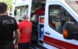 Müşteri işyeri çalışanını bıçakladı