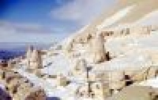 Nemrut Dağı Turistleri Bekliyor