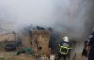 Odunluk yangını büyümeden söndürüldü