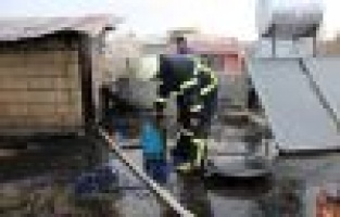 Odunlukta Çıkan Yangında Facianın Eşiğinden Dönüldü