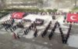 Öğrenciler Afrin koreografisi yaparak ant içti