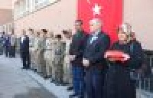 Öğrenciler ile şehit ailesi bir araya geldi