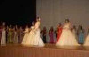 ÖĞRENCİLERİN KIYAFET DEFİLESİ