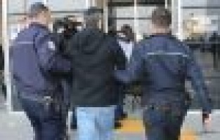 Öğretim üyelerine yönelik soruşturmada 7 kişi tutuklandı