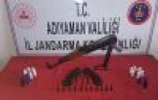 Operasyon yapılan evde kalaşnikof ele geçirildi