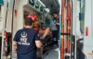 Otomobil akülü engelli araca çarptı: 1 yaralı