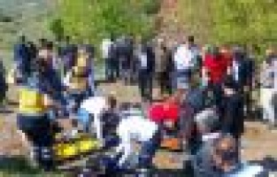 Otomobil Dereye Uçtu: 1 Ölü, 3 Ağır Yaralı