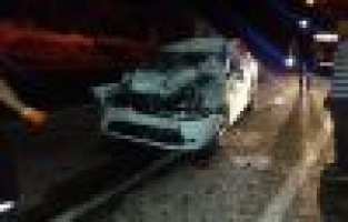 Otomobil ile hafriyat kamyonu çarpıştı: 1 ağır yaralı