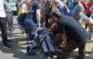 Otomobil ile kamyon çarpıştı: 3 yaralı