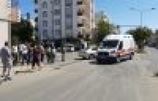 Otomobil ile kamyonet çarpıştı: 1 Yaralı