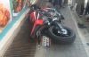 Otomobil ile motosiklet çarpıştı: 2 yaralı