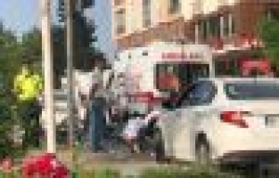 Otomobil ile motosiklet çarpıştı: 2 yaralı