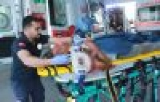 Otomobil ile motosiklet çarpıştı: 2’si ağır 3 yaralı