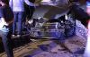 Otomobil iş makinasına arkadan çarptı: 3 yaralı