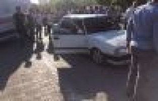 Otomobil küçük kıza çarptı