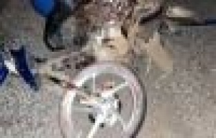 Otomobil Motosiklete Çarptı