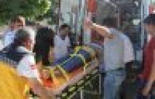 Otomobil Motosikletle Çarpıştı