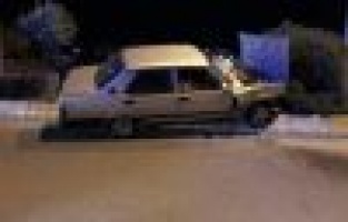 Otomobil refüje çıktı: 1 yaralı