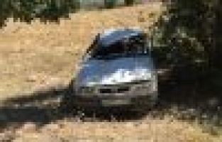 Otomobil şarampole yuvarlandı: 2 Yaralı