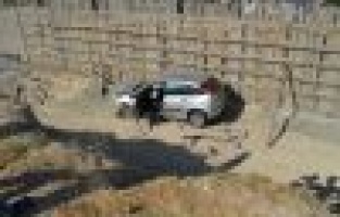 Otomobil Şarampole Yuvarlandı: 2 Yaralı