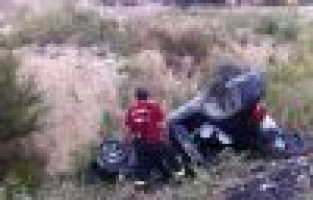 Otomobil Şarampole Yuvarlandı: 3 Yaralı