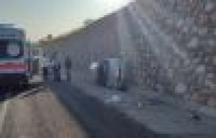 Otomobil şarampole yuvarlandı: 5 yaralı