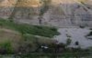 Otomobil şarampole yuvarlandı