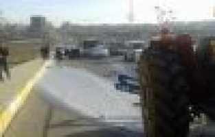 Otomobil Traktöre Çarptı: 1 Yaralı