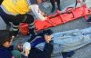 Otomobil yayaya çarptı: 1 yaralı