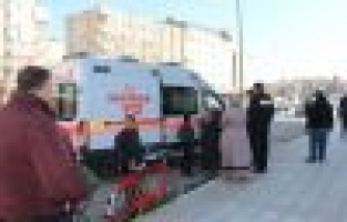 Otomobil yayaya çarptı: 1 yaralı