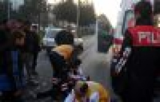 Otomobil Yayaya Çarptı