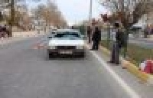 Otomobil yayaya çarptı