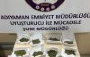 Otomobilde esrar maddesi ele geçirildi