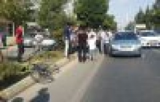 Otomobilin çarptığı çocuk yaralandı
