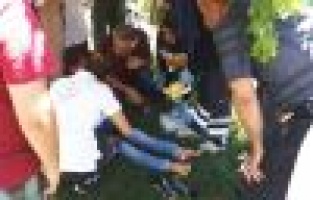  Otomobilin çarptığı kız çocuğu yaralandı