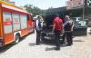 Otomobilin motor kısmında kedi arandı