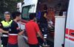Otomobille elektrikli bisiklet çarpıştı: 1 yaralı