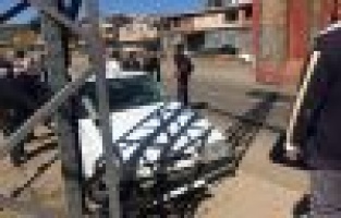 Otomobille Kamyon Çarpıştı: 1 Yaralı
