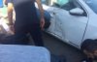 Otomobille motosiklet çarpıştı: 2 yaralı