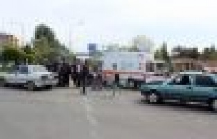  Otomobiller Çarpıştı: 2 Yaralı