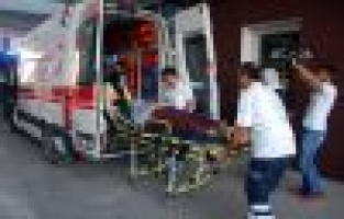 Otomobiller Çarpıştı: Çoğu Çocuk 8 Yaralı