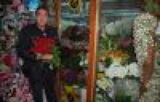 ÖZEL ÇİÇEKLER TEZGAHLARDA YERİNİ ALDI